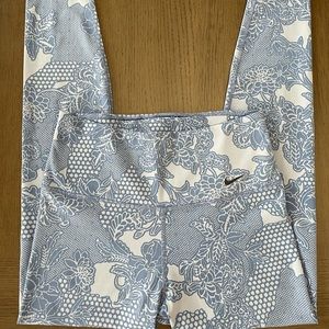 NIKE DRI FIT Leggings